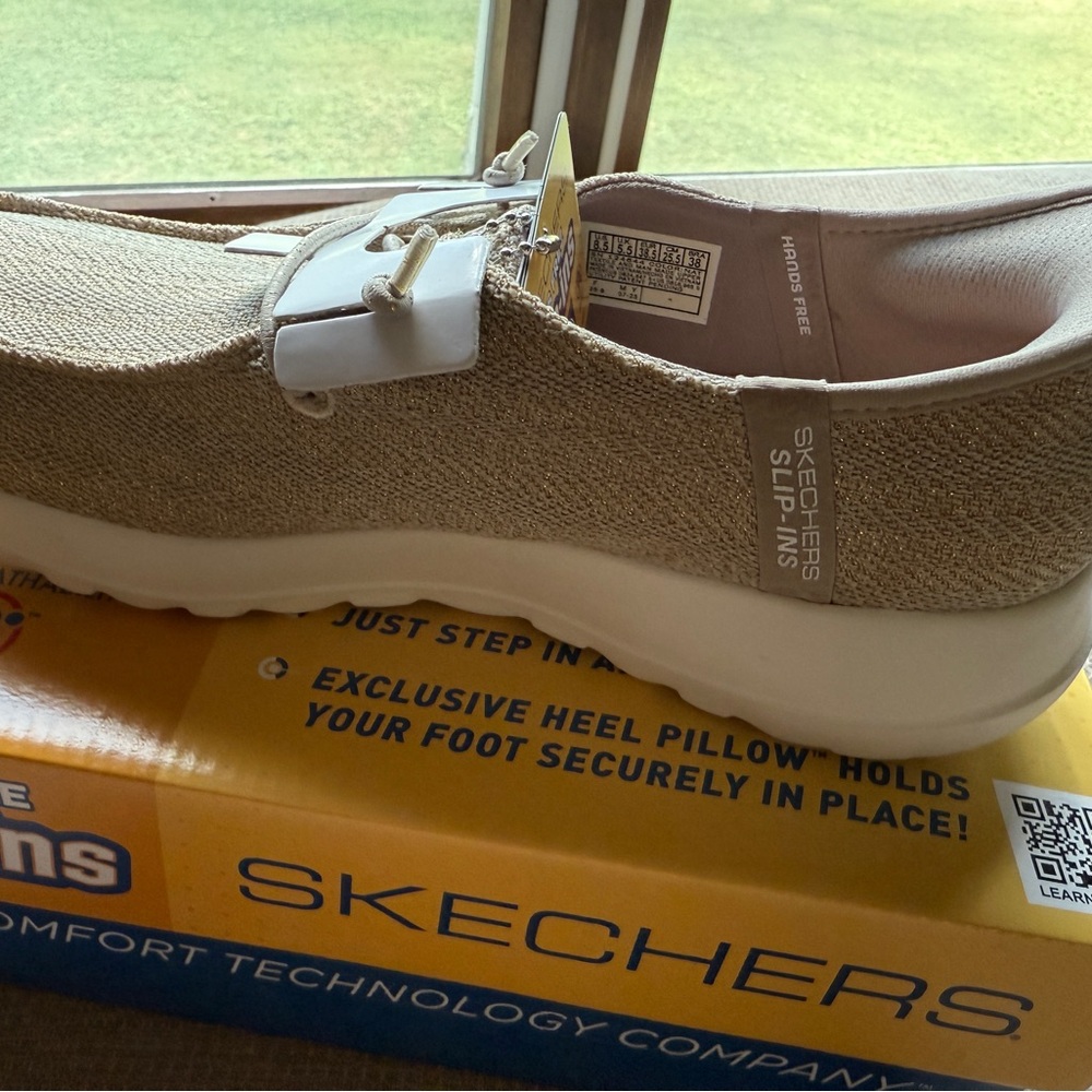 Skechers Slip-in Go Walk Joy Fantasia. women’s 8.5